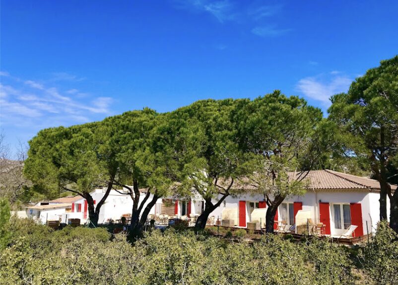 Hôtel Les Volets Rouges